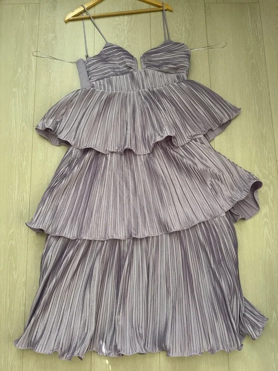 Astr Tiered Pleated Maxi Dress in Lilac 🐣 - Picture 3 of 10